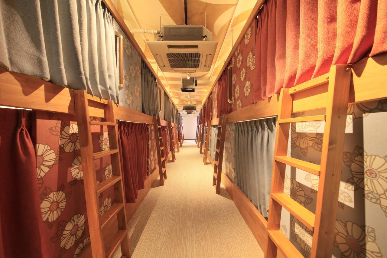 Capsulehotel Centurion & Tokio